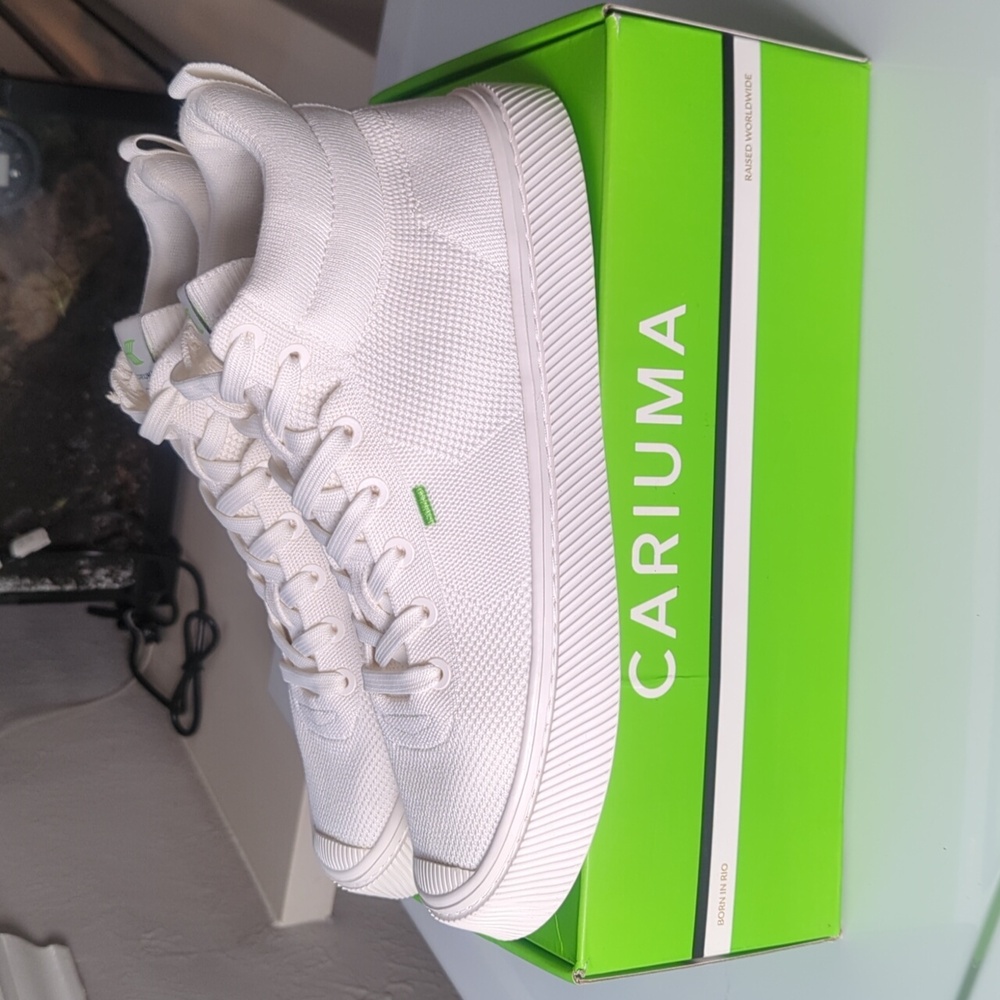 Cariuma (White Bamboo Knit/White Sole) 10.5M/12W